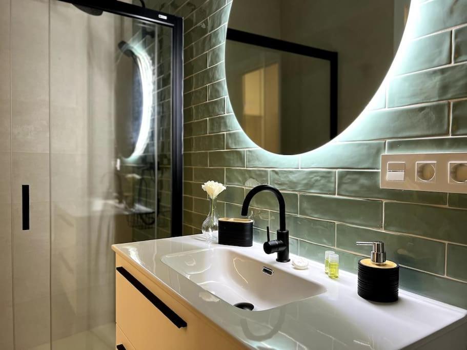 Auxiliadora Luxury Apartman Sevilla Kültér fotó